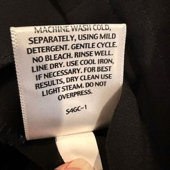 Eileen Fisher 100% Silk Skirt Black Gored Georgette Crepe Pockets Size Small - Picture 8 of 10